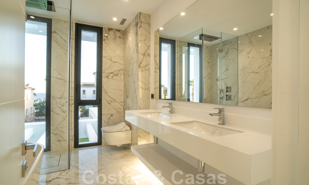Instapklare, nieuwe moderne villa te koop in vijfsterren golfresort in Marbella - Benahavis 34509