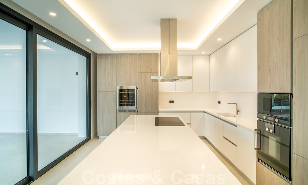Instapklare, nieuwe moderne villa te koop in vijfsterren golfresort in Marbella - Benahavis 34513