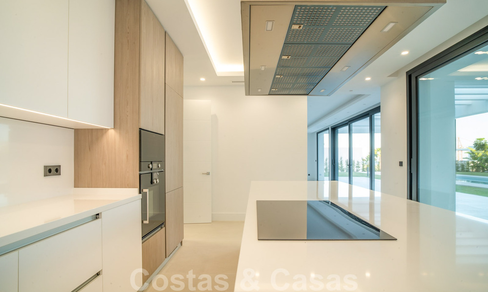 Instapklare, nieuwe moderne villa te koop in vijfsterren golfresort in Marbella - Benahavis 34514