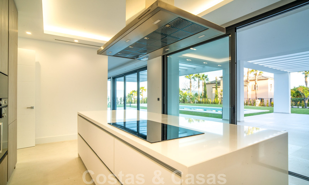Instapklare, nieuwe moderne villa te koop in vijfsterren golfresort in Marbella - Benahavis 34515