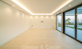 Instapklare, nieuwe moderne villa te koop in vijfsterren golfresort in Marbella - Benahavis 34518 