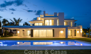 Instapklare, moderne nieuwbouwvilla te koop met zeezicht in vijfsterren golfresort in Marbella - Benahavis 34542 