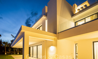 Instapklare, moderne nieuwbouwvilla te koop met zeezicht in vijfsterren golfresort in Marbella - Benahavis 34566 