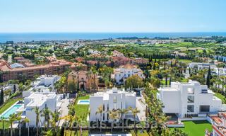 Moderne nieuwe instapklare villa te koop met zeezicht in vijfsterren golfresort in Marbella - Benahavis 34612 