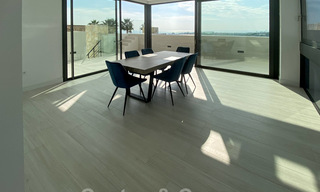 Sterk in prijs verlaagd! Instapklare moderne designvilla te koop met panoramisch golf- en zeezicht in een vijfsterren golfresort in Marbella - Benahavis 34629 