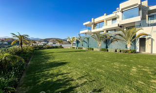 Sterk in prijs verlaagd! Instapklare moderne designvilla te koop met panoramisch golf- en zeezicht in een vijfsterren golfresort in Marbella - Benahavis 34639 