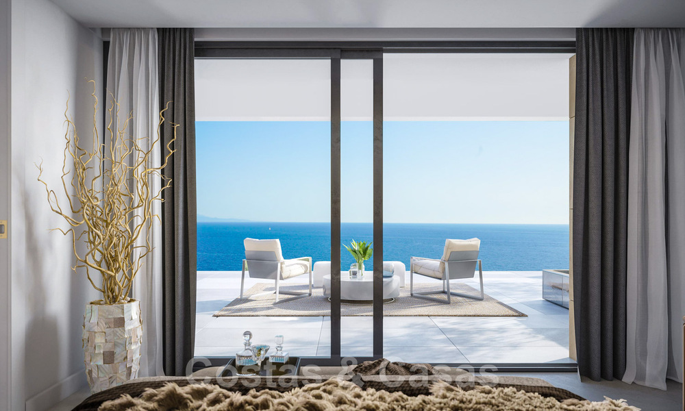 Nieuwe moderne luxevilla’s te koop met verbluffend panoramisch zeezicht langs de kustlijn tot aan Afrika in Manilva a/d Costa del Sol 34737