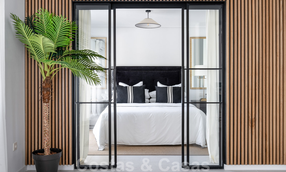 Smaakvol gerenoveerd appartement te koop met ruim terras, zee- en bergzicht in La Quinta golfresort, Benahavis - Marbella 34817