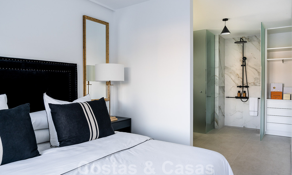 Smaakvol gerenoveerd appartement te koop met ruim terras, zee- en bergzicht in La Quinta golfresort, Benahavis - Marbella 34825