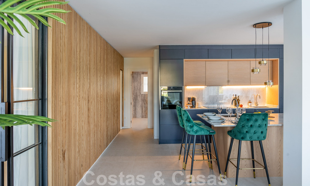 Smaakvol gerenoveerd appartement te koop met ruim terras, zee- en bergzicht in La Quinta golfresort, Benahavis - Marbella 34840