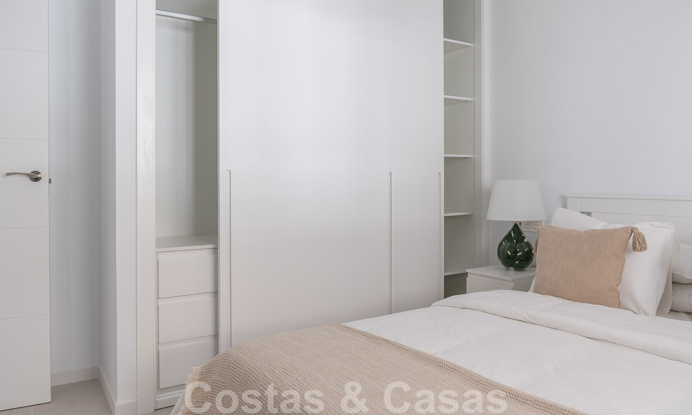 Smaakvol gerenoveerd appartement te koop met ruim terras, zee- en bergzicht in La Quinta golfresort, Benahavis - Marbella 34843