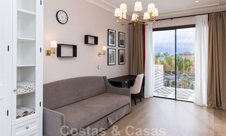 Nieuwe villa te koop in een eigentijdse klassieke stijl met zeezicht in vijfsterren golfresort in Marbella – Benahavis 34896 