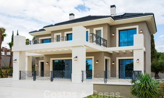 Nieuwe villa te koop in een eigentijdse klassieke stijl met zeezicht in vijfsterren golfresort in Marbella – Benahavis 34926 