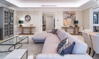 Luxevilla te koop in een eigentijdse klassieke stijl met zeezicht in vijfsterren golfresort in Marbella - Benahavis 775500 