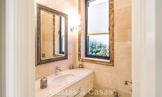 Luxevilla te koop in een eigentijdse klassieke stijl met zeezicht in vijfsterren golfresort in Marbella - Benahavis 775502 