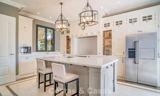 Luxevilla te koop in een eigentijdse klassieke stijl met zeezicht in vijfsterren golfresort in Marbella - Benahavis 775508 