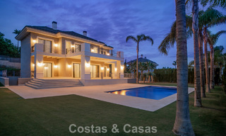 Luxevilla te koop in een eigentijdse klassieke stijl met zeezicht in vijfsterren golfresort in Marbella - Benahavis 775512 
