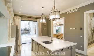 Luxevilla te koop in een eigentijdse klassieke stijl met zeezicht in vijfsterren golfresort in Marbella - Benahavis 775515 