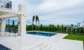 Nieuwbouw villa te koop in een hedendaagse klassieke stijl met zeezicht in vijfsterren golfresort in Marbella - Benahavis 34947 