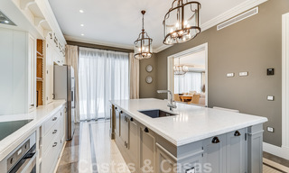 Nieuwbouw villa te koop in een hedendaagse klassieke stijl met zeezicht in vijfsterren golfresort in Marbella - Benahavis 34950 