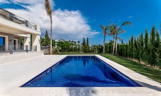 Nieuwbouw villa te koop in een hedendaagse klassieke stijl met zeezicht in vijfsterren golfresort in Marbella - Benahavis 34962 
