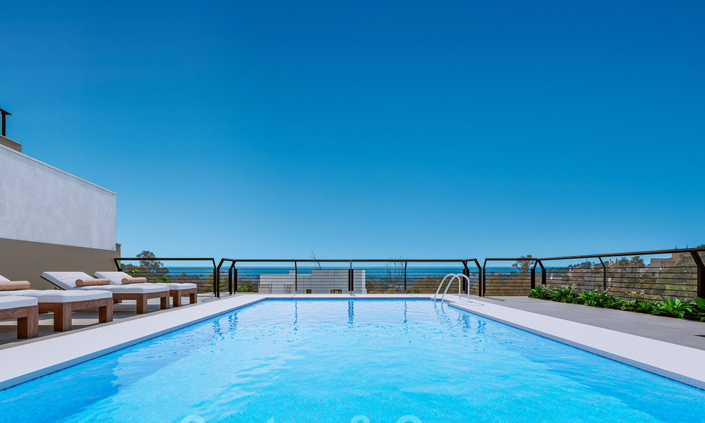 Nieuw op de markt! Moderne luxe appartementen te koop aan een idyllisch meer met panoramisch uitzicht in Nueva Andalucia - Marbella. NIEUWE FASE. 34983
