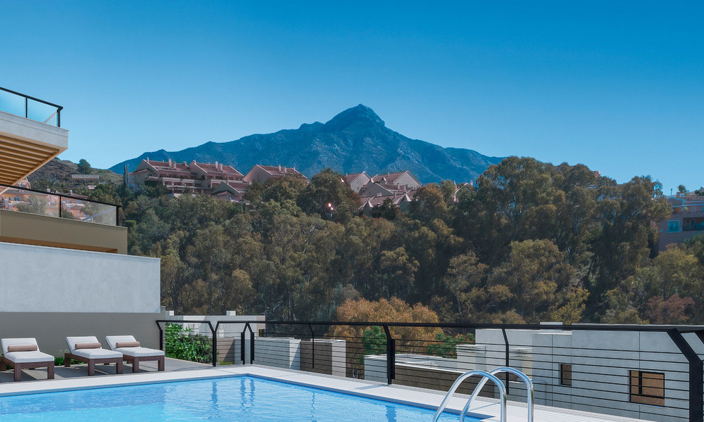 Moderne luxe appartementen te koop aan een idyllisch meer met panoramisch uitzicht in Nueva Andalucia - Marbella. NIEUWE FASE. 34985