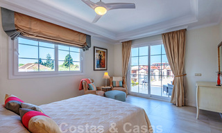 Beachside villa te koop in exclusieve woonwijk aan het strand aan de Golden Mile in Marbella 34995 