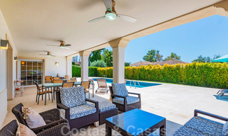 Beachside villa te koop in exclusieve woonwijk aan het strand aan de Golden Mile in Marbella 35017 