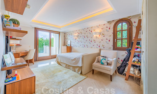Villa te koop in exclusieve woonwijk aan de strandzijde van de Golden Mile in Marbella 35042 