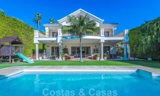 Villa te koop in exclusieve woonwijk aan de strandzijde van de Golden Mile in Marbella 35046 