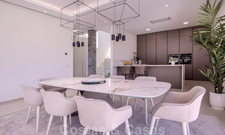 Moderne design villa te koop op korte wandelafstand van het strand en beachclubs en op loopafstand van de promenade en het centrum van San Pedro, Marbella 38010 