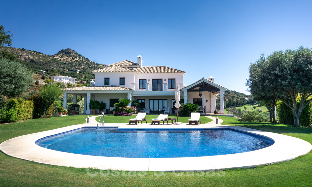Mediterrane luxevilla te koop in het exclusieve Marbella Club Golf Resort te Benahavis aan de Costa del Sol 35072