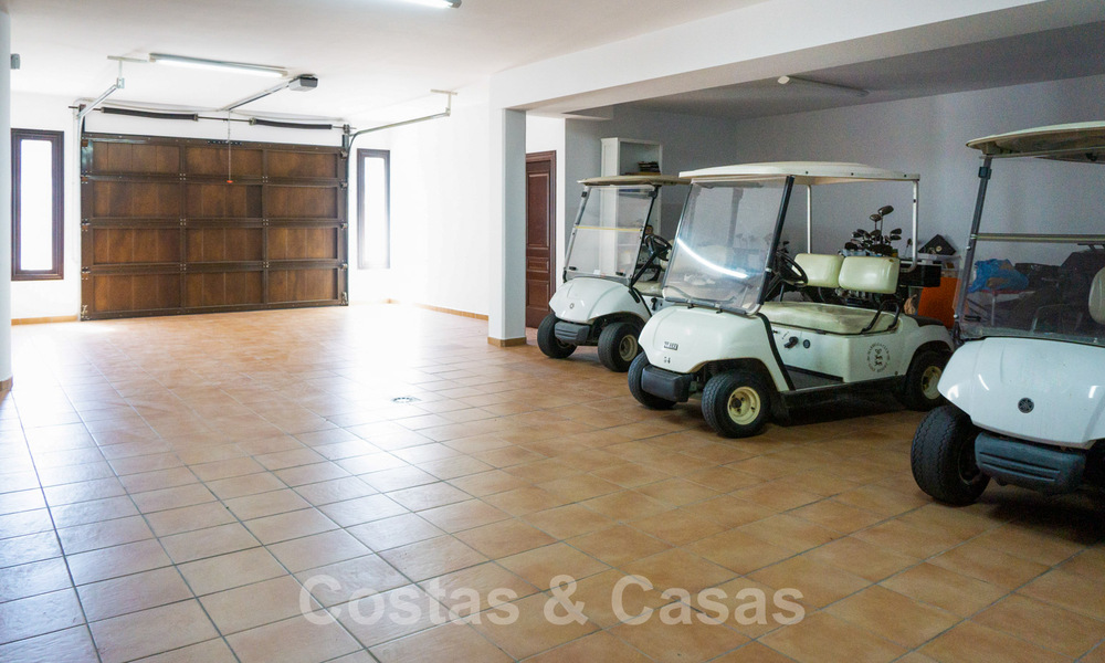 Mediterrane luxevilla te koop in het exclusieve Marbella Club Golf Resort te Benahavis aan de Costa del Sol 35073