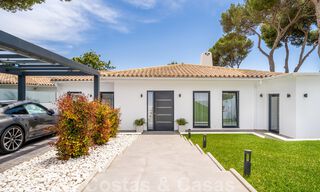 Volledig gerenoveerde moderne luxevilla te koop in Los Monteros, op wandelafstand van de mooiste stranden van Marbella 35276 