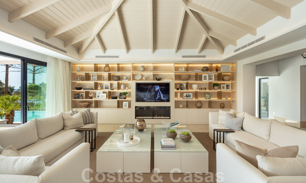 Exclusieve villa te koop, eerstelijns Aloha golf in afgesloten woonwijk in Nueva Andalucia - Marbella 35330