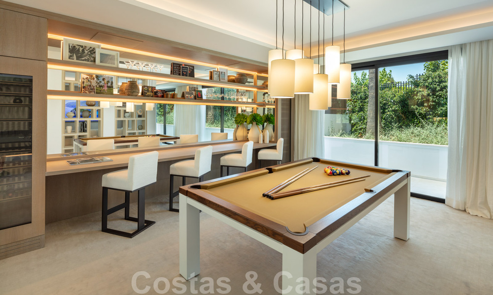 Exclusieve villa te koop, eerstelijns Aloha golf in afgesloten woonwijk in Nueva Andalucia - Marbella 35344