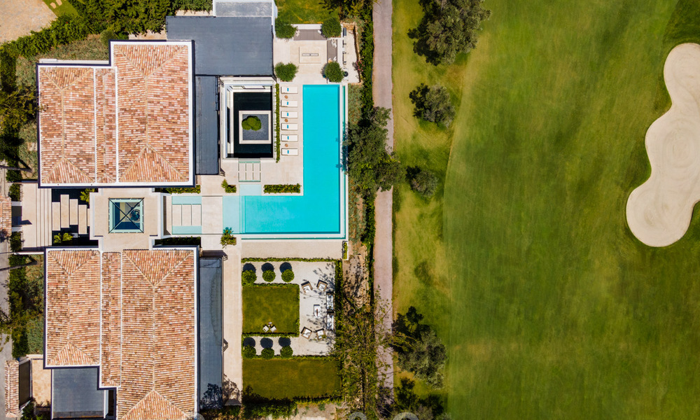 Exclusieve villa te koop, eerstelijns Aloha golf in afgesloten woonwijk in Nueva Andalucia - Marbella 35347