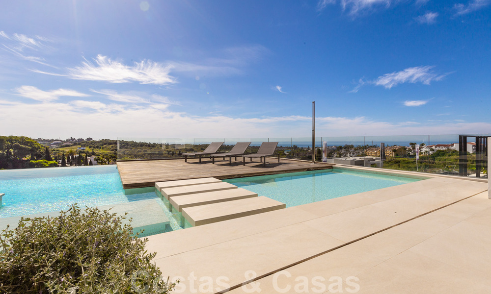 Instapklare, eigentijdse moderne villa te koop met golf- en zeezicht in vijfsterren golfresort in Marbella – Benahavis 35364