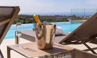 Instapklare, eigentijdse moderne villa te koop met golf- en zeezicht in vijfsterren golfresort in Marbella – Benahavis 35367 
