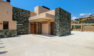 Instapklaar, nieuw penthouse te koop met panoramisch zeezicht te koop in een prachtig meer- en golfresort in Benahavis - Marbella 35495 