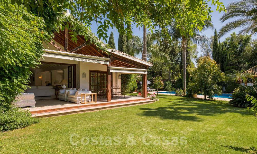Romantische eerstelijns golf villa te koop in Nueva Andalucia, Marbella met prachtig uitzicht op de golfbaan 35503