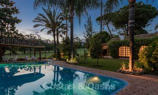 Romantische eerstelijns golf villa te koop in Nueva Andalucia, Marbella met prachtig uitzicht op de golfbaan 35513 