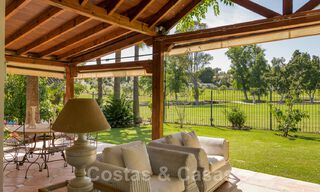 Romantische eerstelijns golf villa te koop in Nueva Andalucia, Marbella met prachtig uitzicht op de golfbaan 35518 