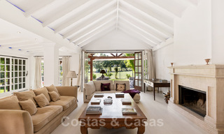 Romantische eerstelijns golf villa te koop in Nueva Andalucia, Marbella met prachtig uitzicht op de golfbaan 35523 