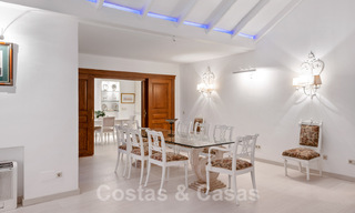 Romantische eerstelijns golf villa te koop in Nueva Andalucia, Marbella met prachtig uitzicht op de golfbaan 35530 