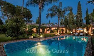 Romantische eerstelijns golf villa te koop in Nueva Andalucia, Marbella met prachtig uitzicht op de golfbaan 35533 