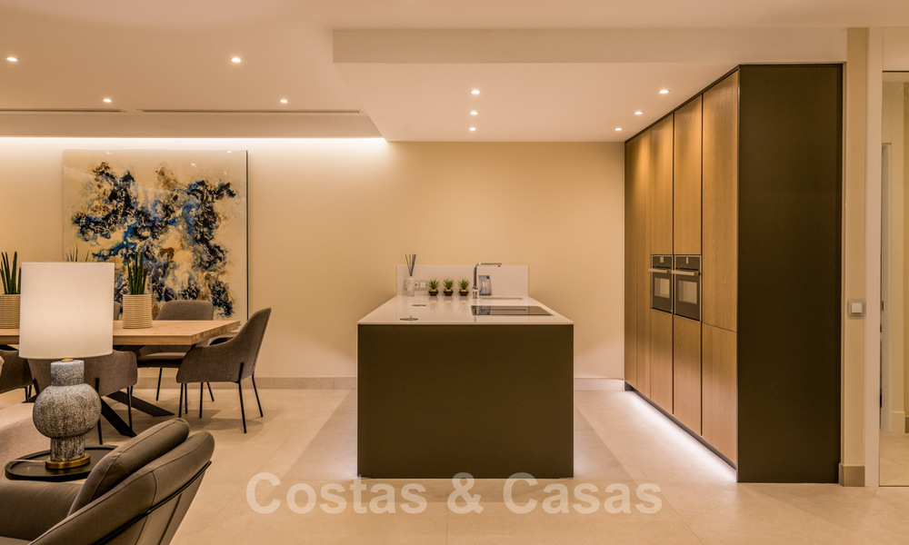 Exclusief appartement te koop met zeezicht in een eerstelijnsstrandcomplex aan de New Golden Mile, Marbella - Estepona 35546