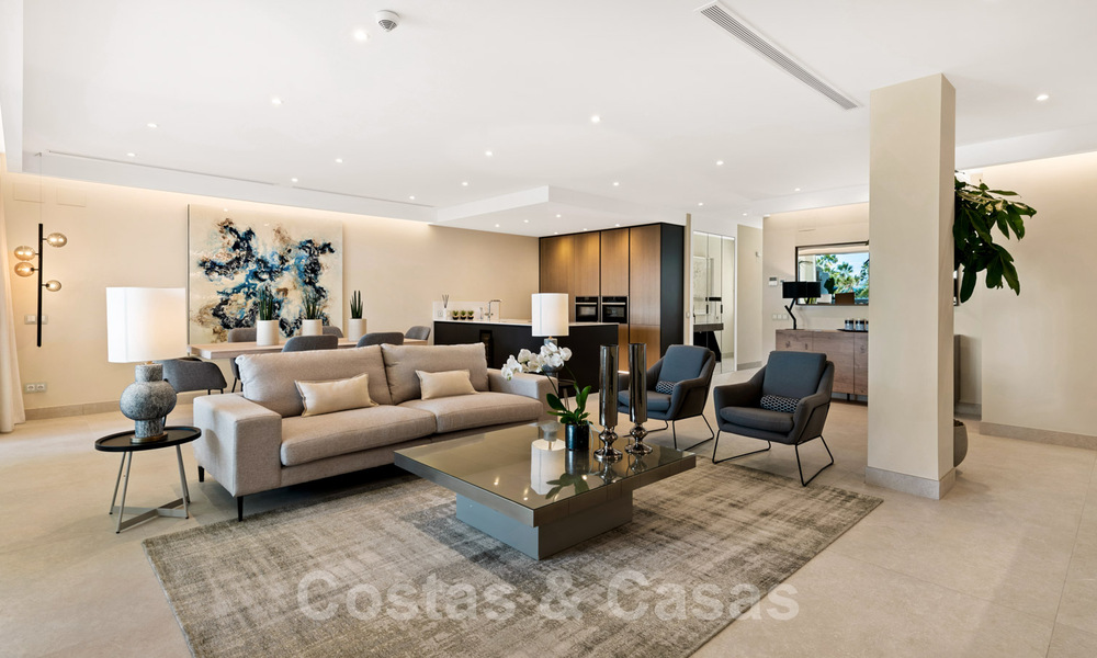 Exclusief appartement te koop met zeezicht in een eerstelijnsstrandcomplex aan de New Golden Mile, Marbella - Estepona 35562