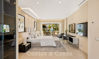Exclusief appartement te koop met zeezicht in een eerstelijnsstrandcomplex aan de New Golden Mile, Marbella - Estepona 35568 